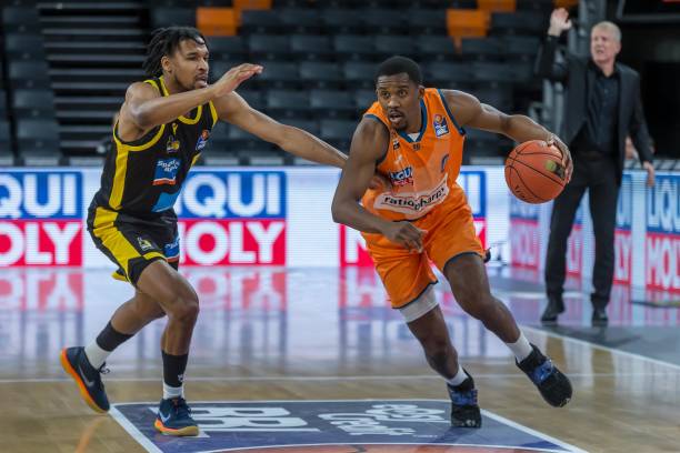 刺就埃泽的 刺就埃泽的